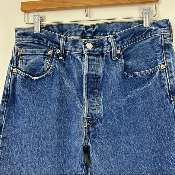 Levi’s 501 32x34 Classic Blue Denim Jeans - Picture 5 of 12